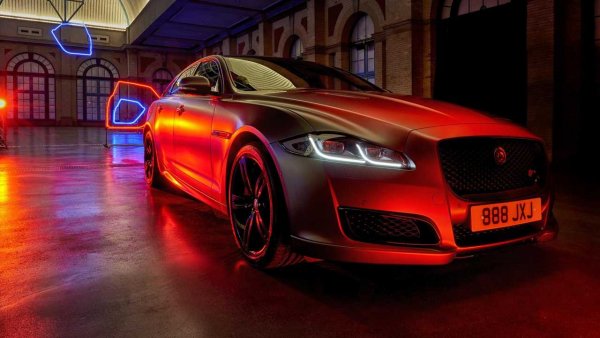 XJ е вторият най-евтин автомобил в класацията със средна цена от $52,644. На собствениците му им са нужни почти 50 дни, за да продадат използвания си XJ, което е малко повече от средната стойност от 46.9 дни.